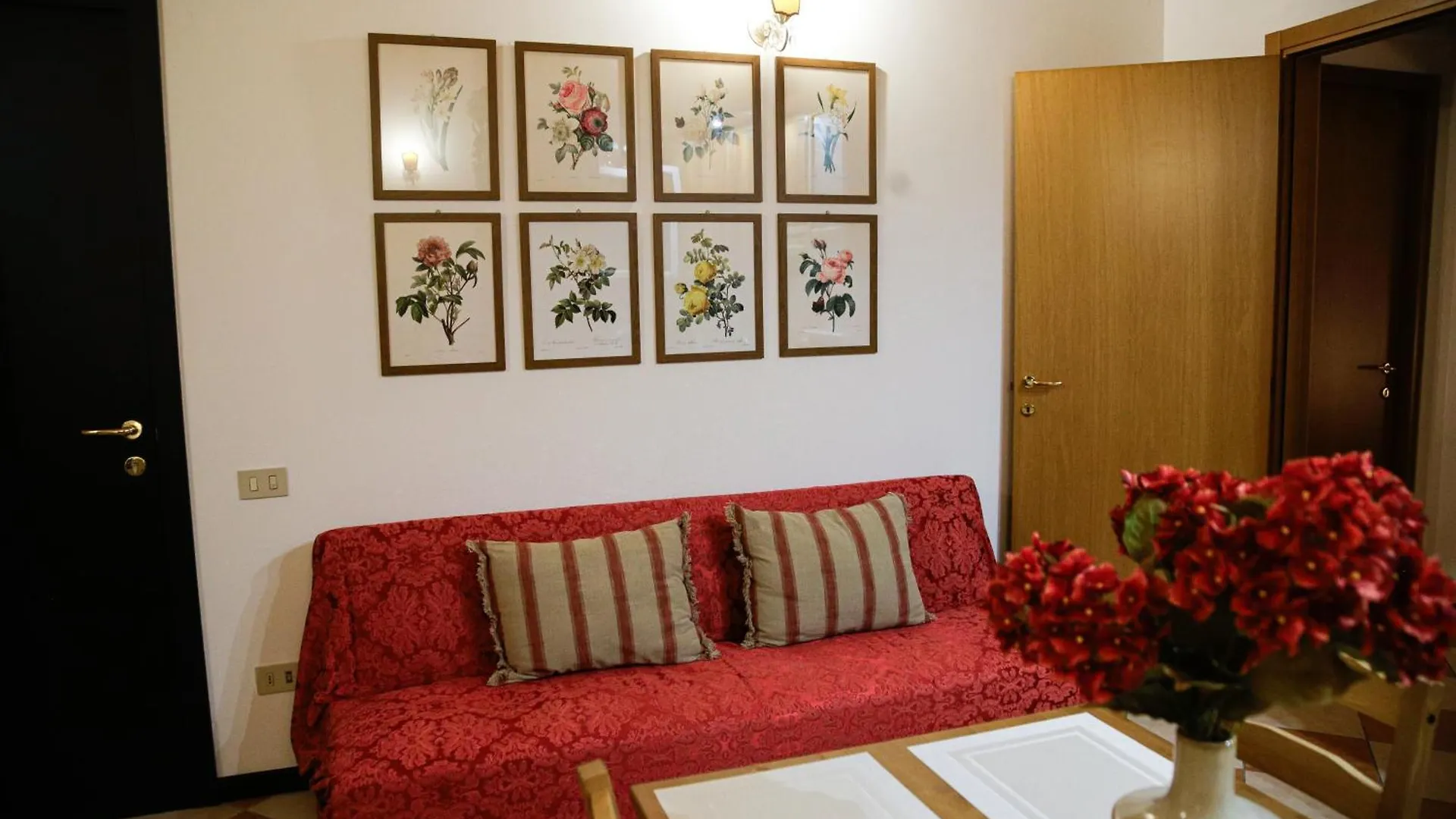 Floreal House - Classic Style Apartment Rovigo 0*,  Itálie