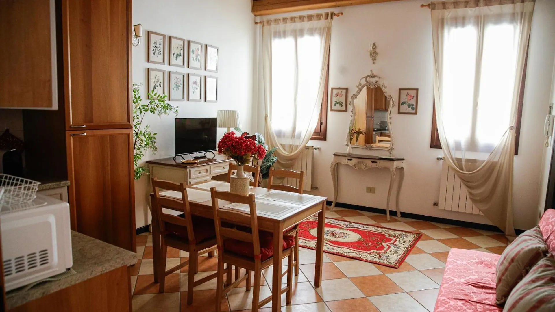 Floreal House - Classic Style Apartment Rovigo 0*,  Itálie