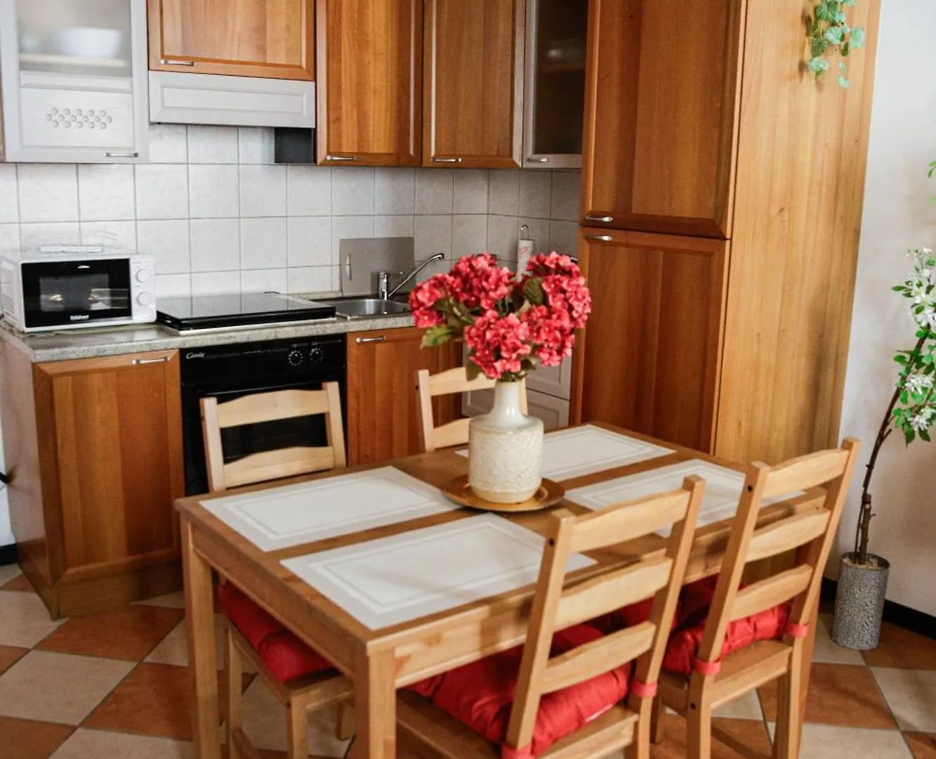 Floreal House - Classic Style Apartment Rovigo Italia
