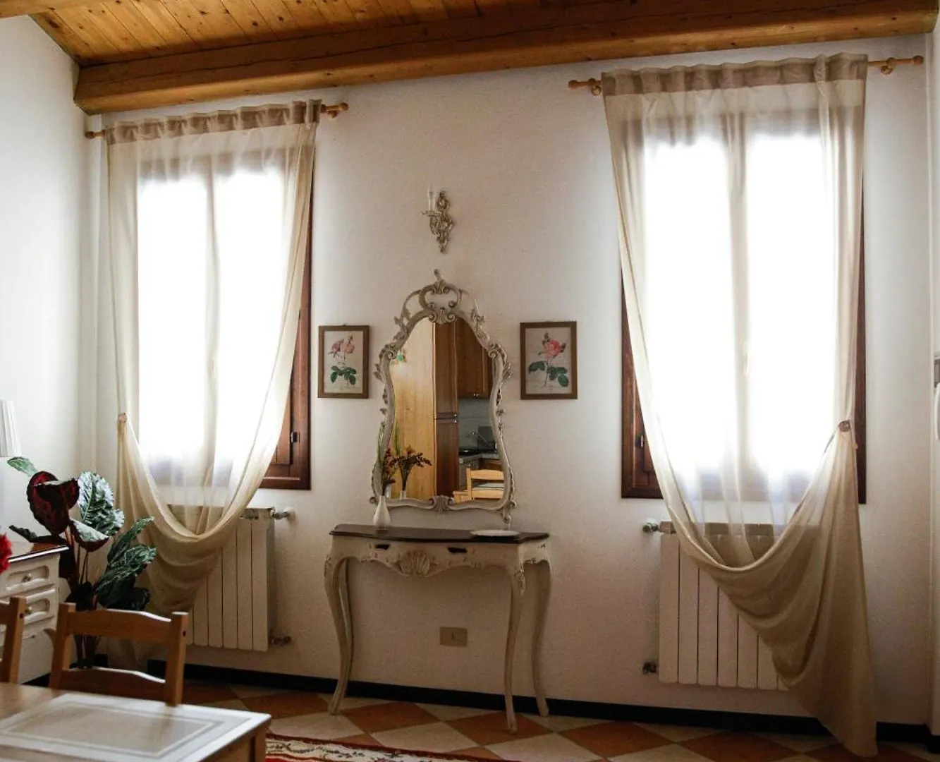 Floreal House - Classic Style Apartment Rovigo 0*,  Italia